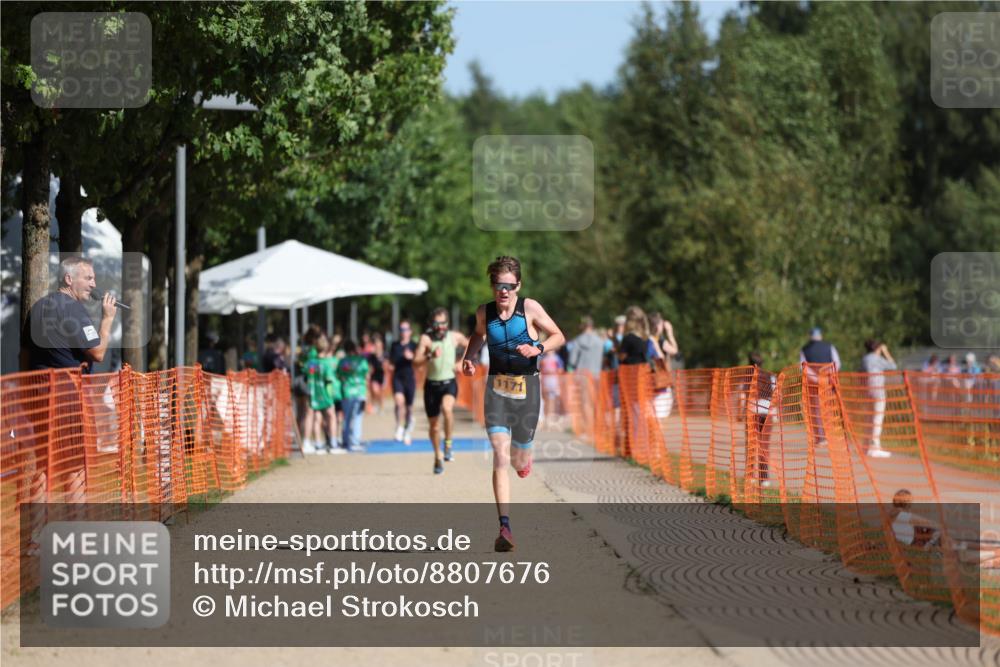 07.09.2025 - 19. Norderstedt Triathlon Michael Strokosch http://msf.ph/oto/8807676 07.09.2025 11:31:10 Laufen 1171 meine-sportfotos.de