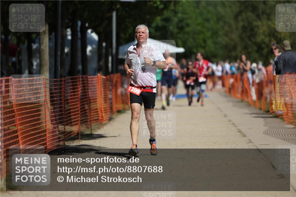 07.09.2025 - 19. Norderstedt Triathlon Michael Strokosch http://msf.ph/oto/8807688 07.09.2025 12:41:44 Laufen 823, 846, 1309 meine-sportfotos.de