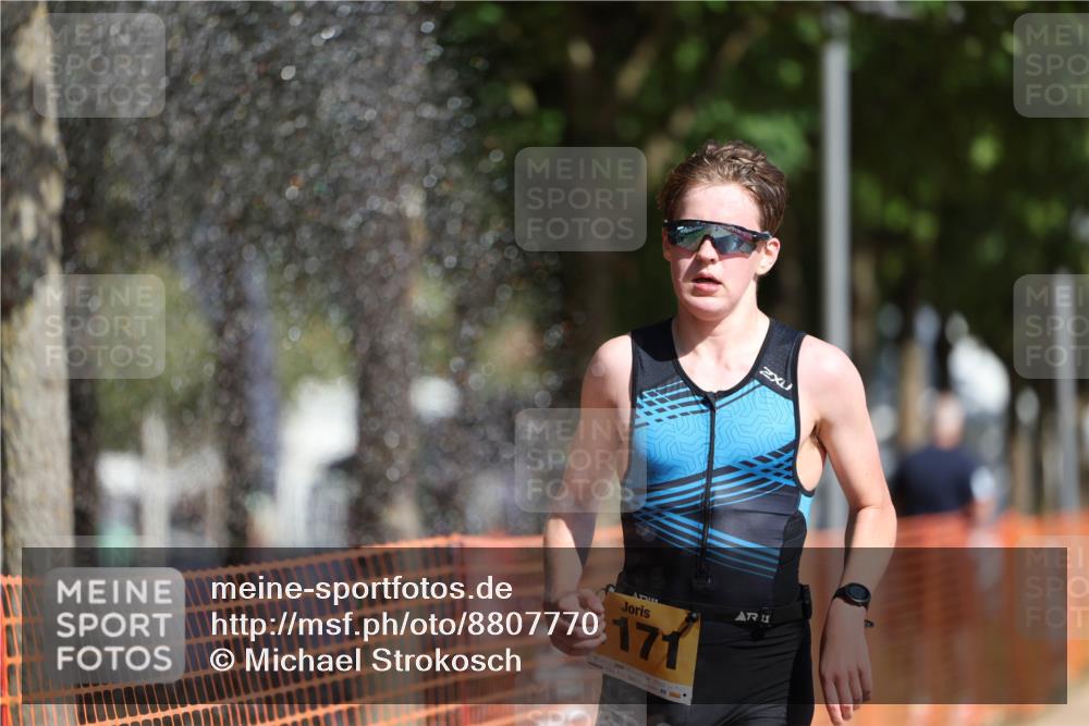 07.09.2025 - 19. Norderstedt Triathlon Michael Strokosch http://msf.ph/oto/8807770 07.09.2025 11:31:15 Laufen 196, 1171 meine-sportfotos.de