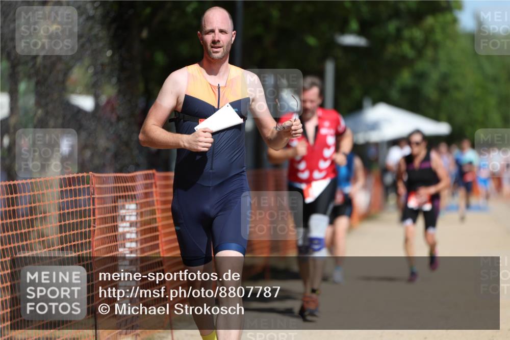 07.09.2025 - 19. Norderstedt Triathlon Michael Strokosch http://msf.ph/oto/8807787 07.09.2025 12:41:56 Laufen 756, 800, 1243, 1327 meine-sportfotos.de