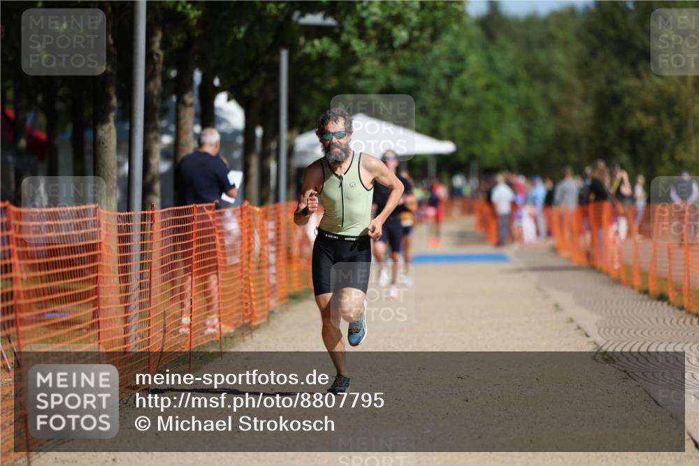 07.09.2025 - 19. Norderstedt Triathlon Michael Strokosch http://msf.ph/oto/8807795 07.09.2025 11:31:17 Laufen 196, 1171 meine-sportfotos.de