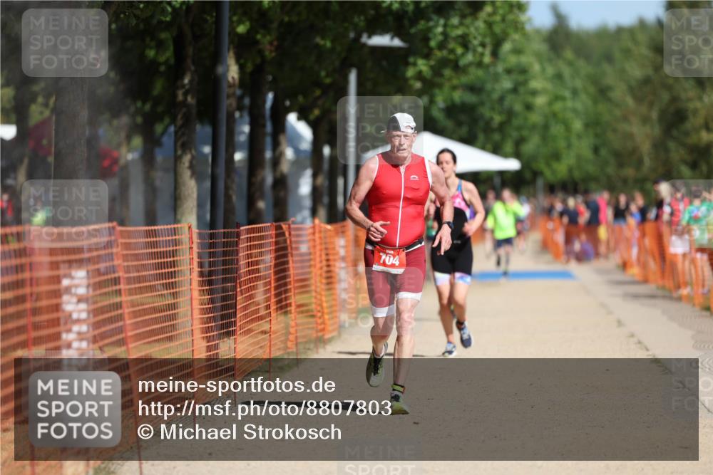 07.09.2025 - 19. Norderstedt Triathlon Michael Strokosch http://msf.ph/oto/8807803 07.09.2025 12:14:01 Laufen 704, 1334 meine-sportfotos.de