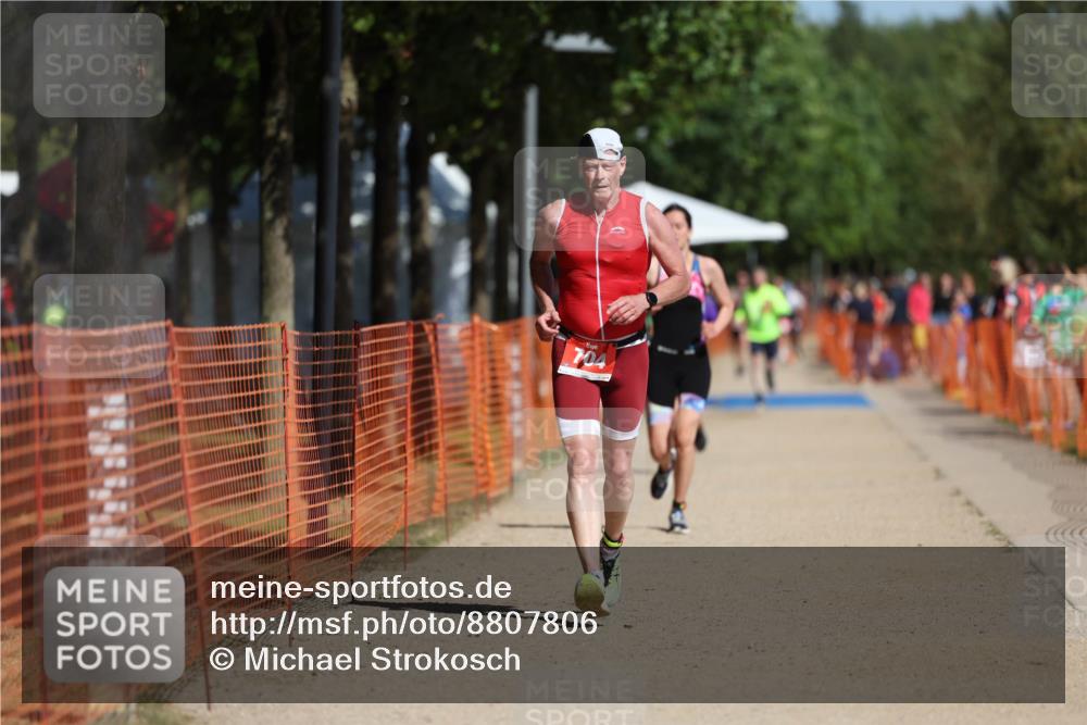 07.09.2025 - 19. Norderstedt Triathlon Michael Strokosch http://msf.ph/oto/8807806 07.09.2025 12:14:02 Laufen 704, 1334 meine-sportfotos.de
