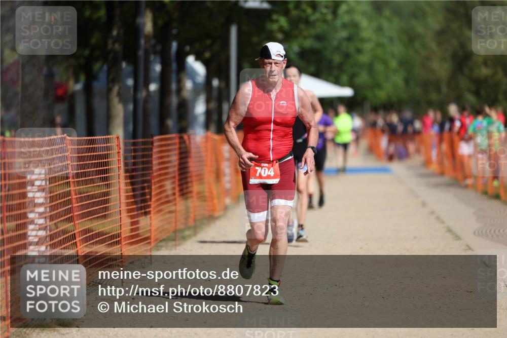 07.09.2025 - 19. Norderstedt Triathlon Michael Strokosch http://msf.ph/oto/8807823 07.09.2025 12:14:03 Laufen 704, 1334 meine-sportfotos.de