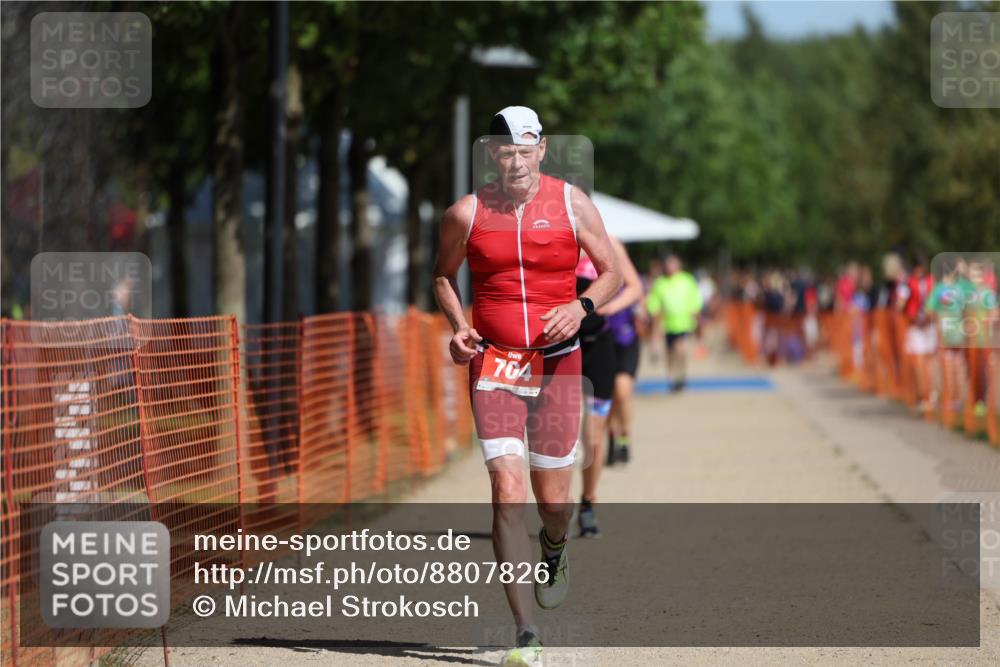 07.09.2025 - 19. Norderstedt Triathlon Michael Strokosch http://msf.ph/oto/8807826 07.09.2025 12:14:03 Laufen 704, 1334 meine-sportfotos.de
