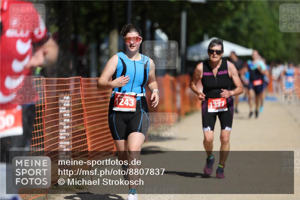 07.09.2025 - 19. Norderstedt Triathlon Michael Strokosch http://msf.ph/oto/8807837 07.09.2025 12:42:00 Laufen 741, 756, 800, 1243, 1327 meine-sportfotos.de