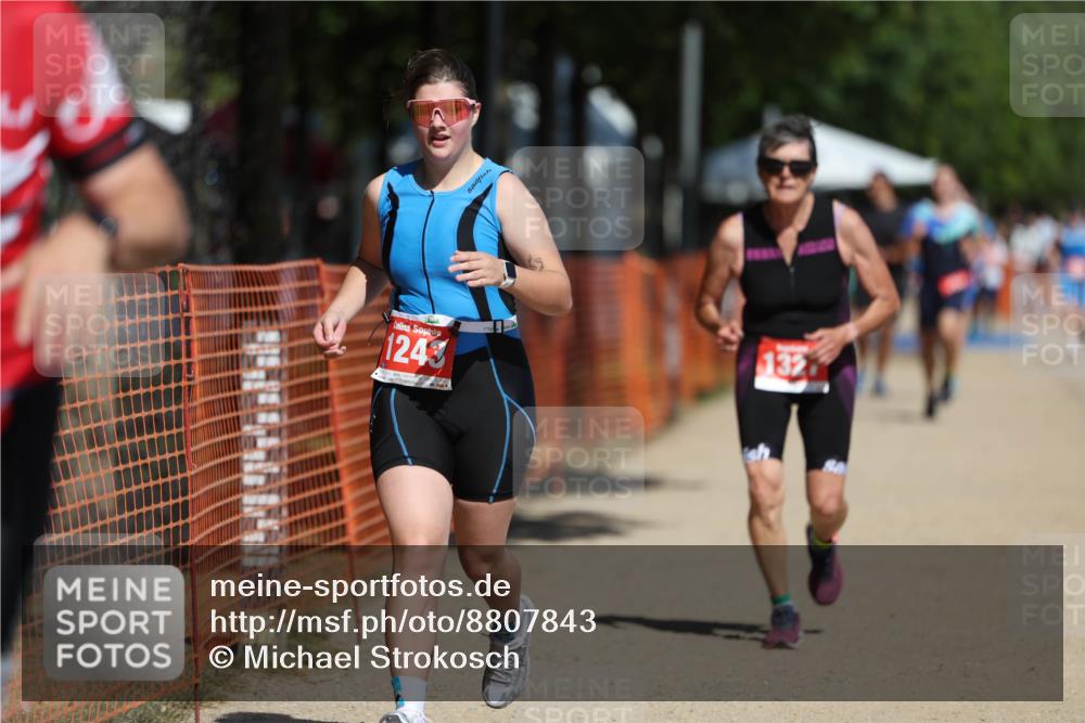 07.09.2025 - 19. Norderstedt Triathlon Michael Strokosch http://msf.ph/oto/8807843 07.09.2025 12:42:00 Laufen 741, 756, 800, 1243, 1327 meine-sportfotos.de