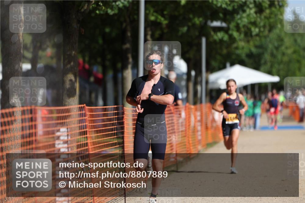 07.09.2025 - 19. Norderstedt Triathlon Michael Strokosch http://msf.ph/oto/8807889 07.09.2025 11:31:23 Laufen 196, 1160, 1198 meine-sportfotos.de
