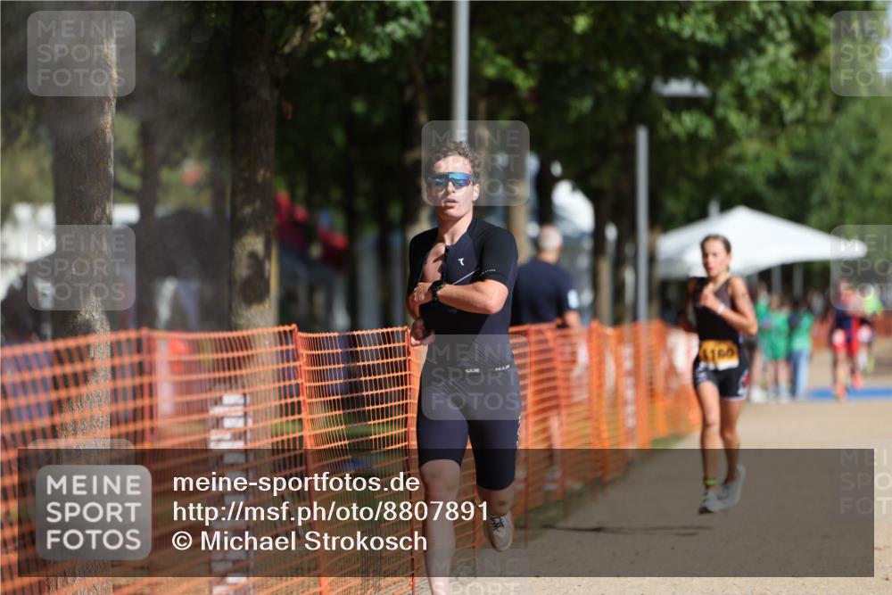 07.09.2025 - 19. Norderstedt Triathlon Michael Strokosch http://msf.ph/oto/8807891 07.09.2025 11:31:24 Laufen 196, 1160, 1198 meine-sportfotos.de