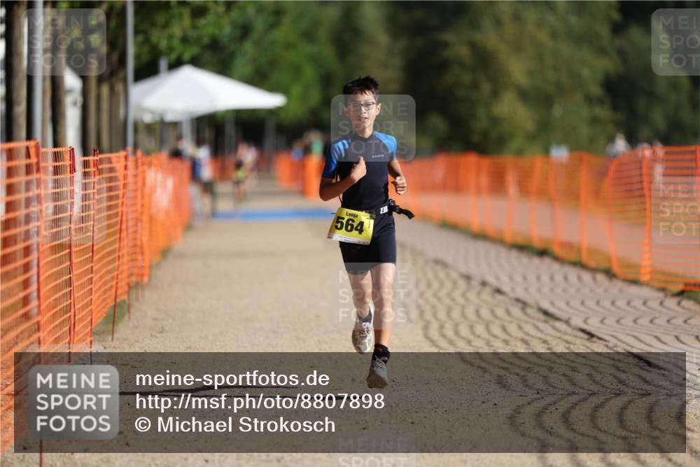07.09.2025 - 19. Norderstedt Triathlon Michael Strokosch http://msf.ph/oto/8807898 07.09.2025 09:49:54 Laufen 564 meine-sportfotos.de
