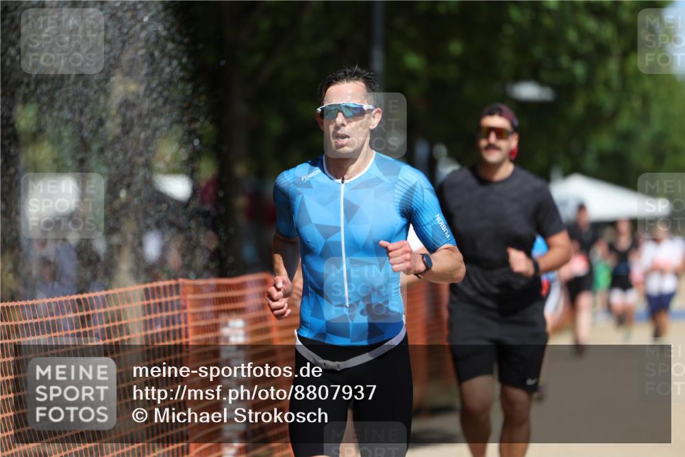 07.09.2025 - 19. Norderstedt Triathlon Michael Strokosch http://msf.ph/oto/8807937 07.09.2025 12:42:12 Laufen 168, 189, 215, 717, 741, 793, 1249, 1300 meine-sportfotos.de