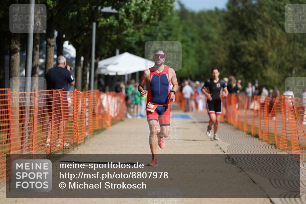 07.09.2025 - 19. Norderstedt Triathlon Michael Strokosch http://msf.ph/oto/8807978 07.09.2025 11:31:36 Laufen 238 meine-sportfotos.de