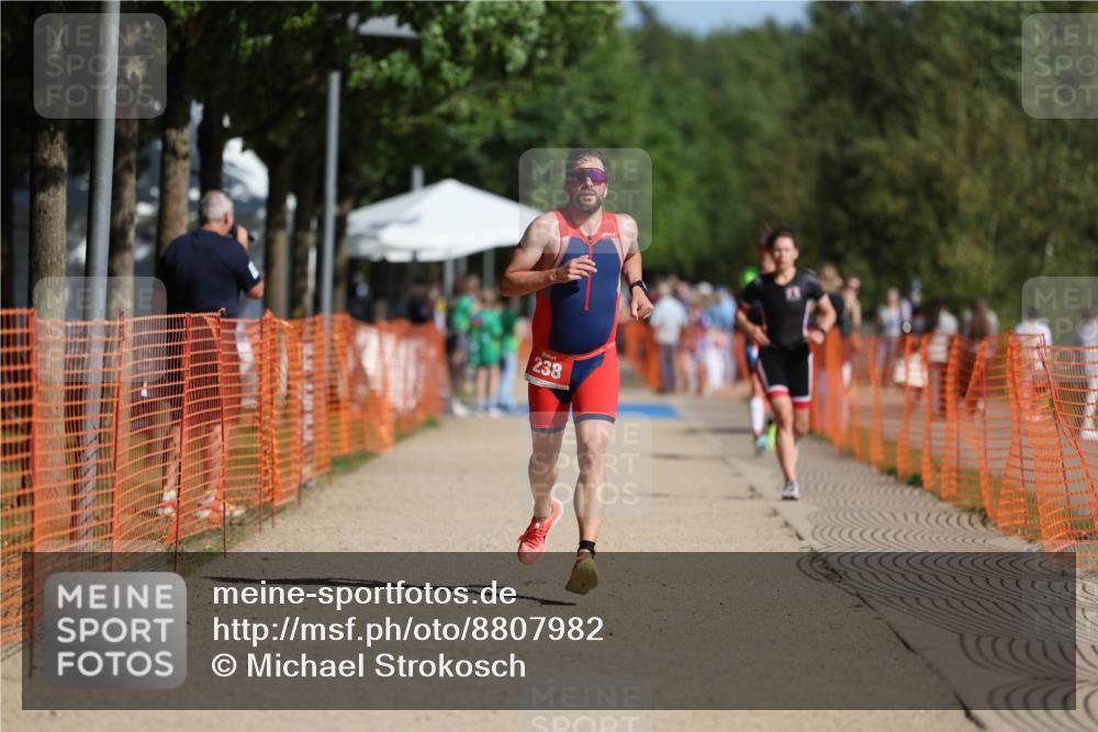 07.09.2025 - 19. Norderstedt Triathlon Michael Strokosch http://msf.ph/oto/8807982 07.09.2025 11:31:36 Laufen 238 meine-sportfotos.de