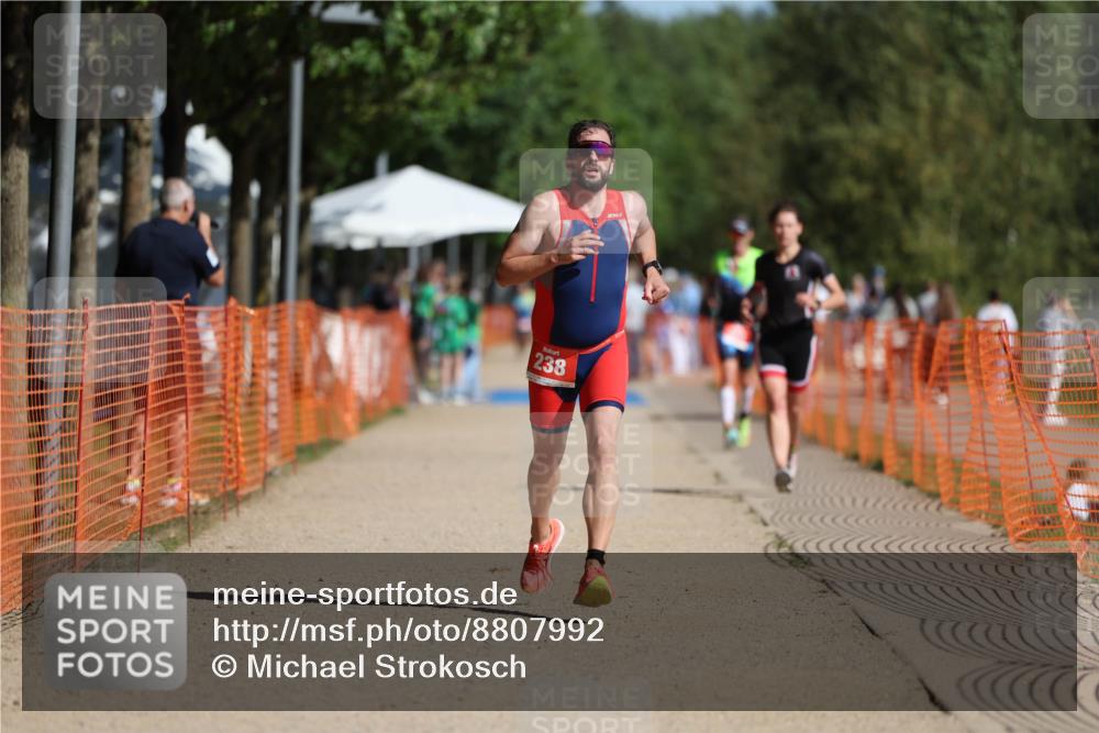 07.09.2025 - 19. Norderstedt Triathlon Michael Strokosch http://msf.ph/oto/8807992 07.09.2025 11:31:37 Laufen 238, 1390 meine-sportfotos.de