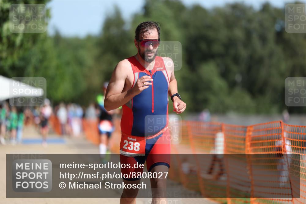 07.09.2025 - 19. Norderstedt Triathlon Michael Strokosch http://msf.ph/oto/8808027 07.09.2025 11:31:39 Laufen 200, 238, 1390 meine-sportfotos.de