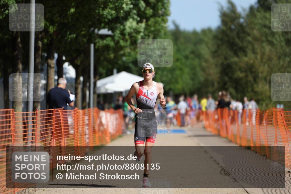 07.09.2025 - 19. Norderstedt Triathlon Michael Strokosch http://msf.ph/oto/8808135 07.09.2025 11:31:50 Laufen 200, 1176 meine-sportfotos.de