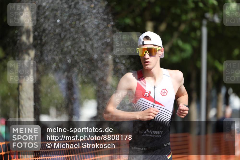 07.09.2025 - 19. Norderstedt Triathlon Michael Strokosch http://msf.ph/oto/8808178 07.09.2025 11:31:54 Laufen 1176 meine-sportfotos.de