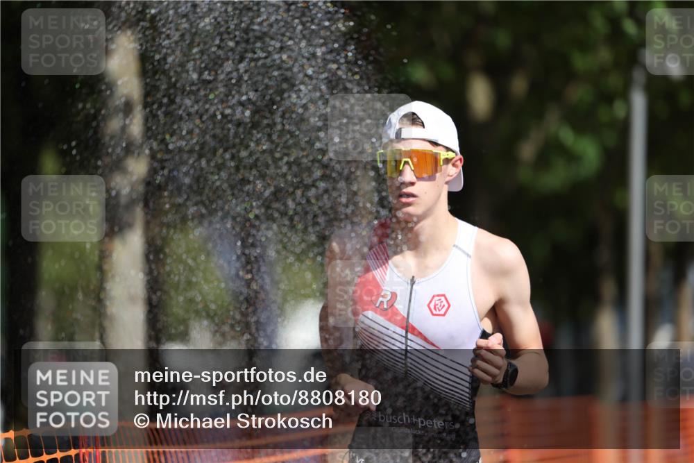 07.09.2025 - 19. Norderstedt Triathlon Michael Strokosch http://msf.ph/oto/8808180 07.09.2025 11:31:54 Laufen 1176 meine-sportfotos.de