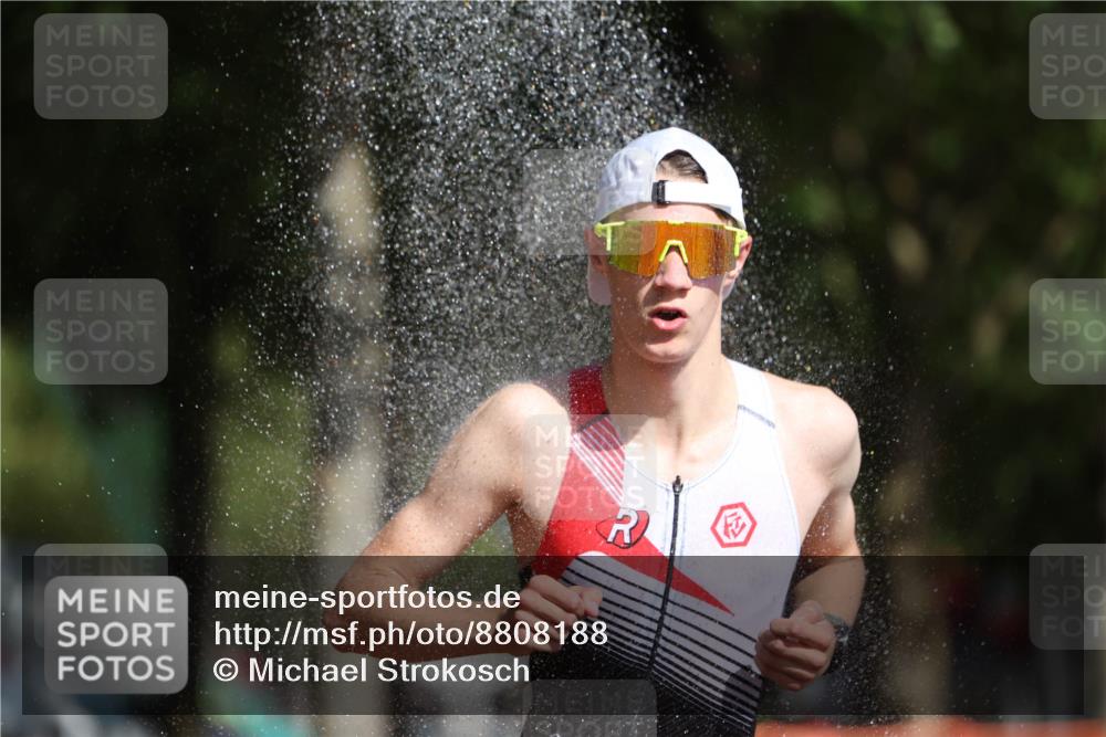 07.09.2025 - 19. Norderstedt Triathlon Michael Strokosch http://msf.ph/oto/8808188 07.09.2025 11:31:54 Laufen 1176 meine-sportfotos.de