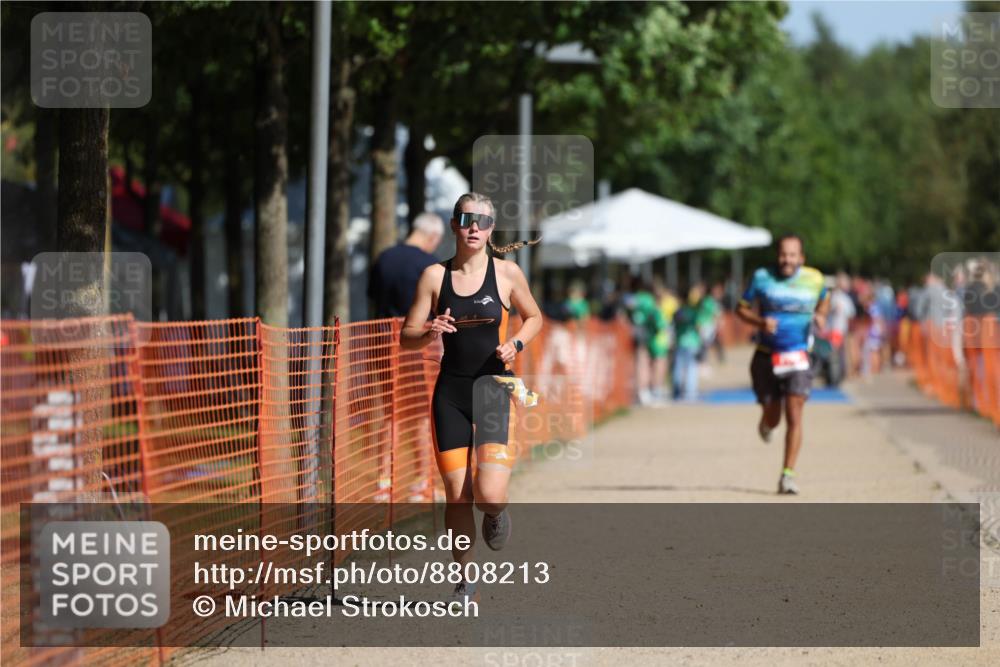 07.09.2025 - 19. Norderstedt Triathlon Michael Strokosch http://msf.ph/oto/8808213 07.09.2025 11:32:02 Laufen 760, 1168 meine-sportfotos.de