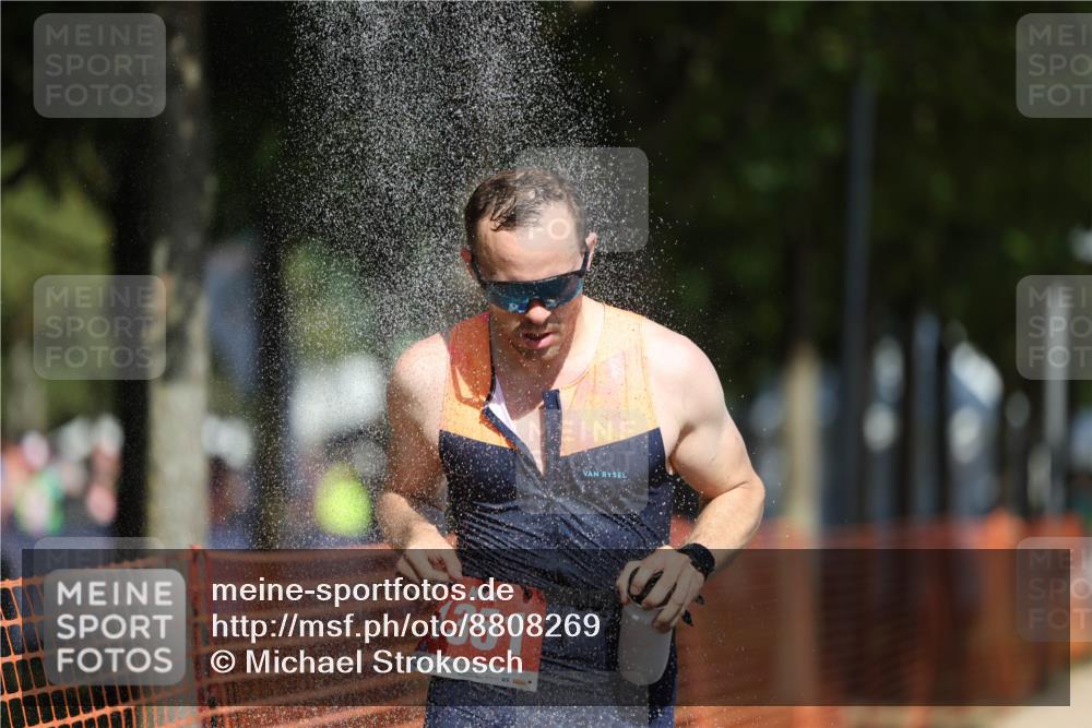 07.09.2025 - 19. Norderstedt Triathlon Michael Strokosch http://msf.ph/oto/8808269 07.09.2025 12:43:16 Laufen 818, 1294, 1351, 1379 meine-sportfotos.de
