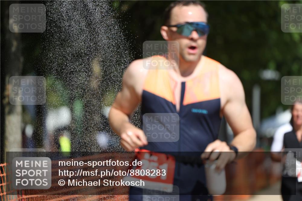 07.09.2025 - 19. Norderstedt Triathlon Michael Strokosch http://msf.ph/oto/8808283 07.09.2025 12:43:16 Laufen 818, 1294, 1351, 1379 meine-sportfotos.de