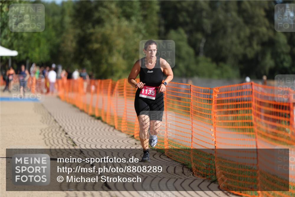 07.09.2025 - 19. Norderstedt Triathlon Michael Strokosch http://msf.ph/oto/8808289 07.09.2025 10:29:58 Laufen 1135 meine-sportfotos.de