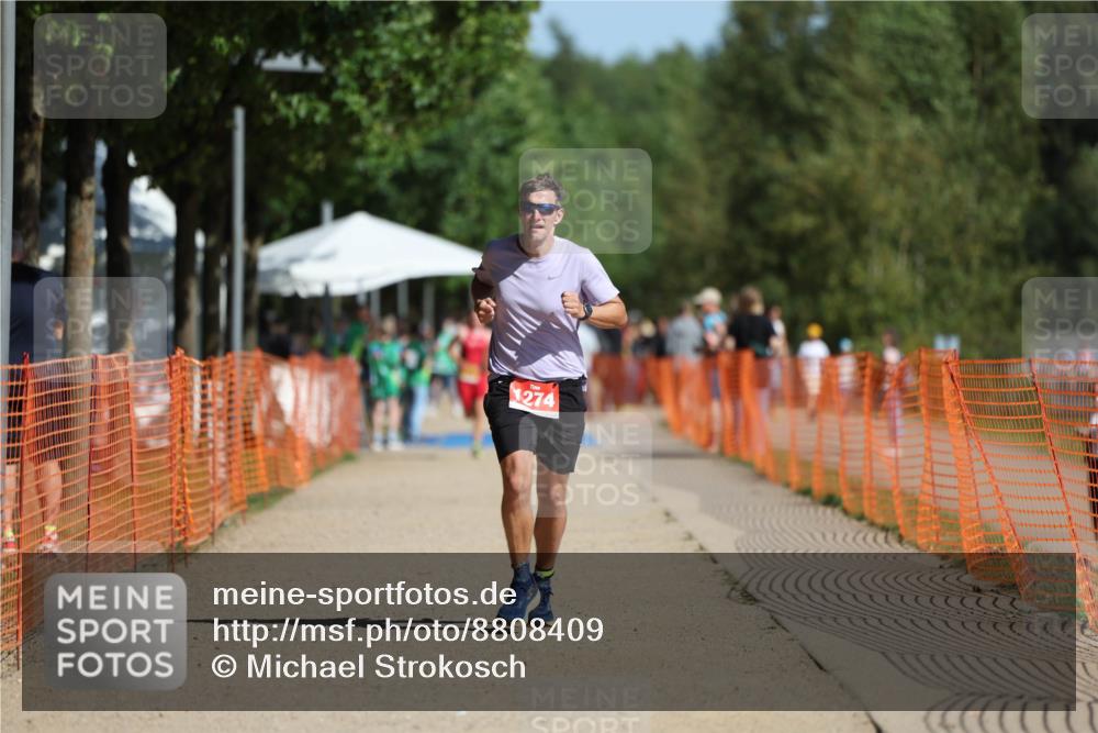 07.09.2025 - 19. Norderstedt Triathlon Michael Strokosch http://msf.ph/oto/8808409 07.09.2025 11:33:29 Laufen 1274 meine-sportfotos.de