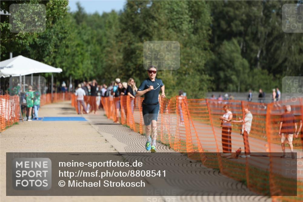 07.09.2025 - 19. Norderstedt Triathlon Michael Strokosch http://msf.ph/oto/8808541 07.09.2025 11:33:51 Laufen 1227 meine-sportfotos.de
