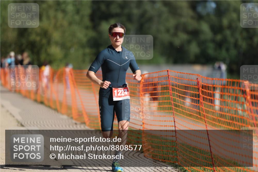 07.09.2025 - 19. Norderstedt Triathlon Michael Strokosch http://msf.ph/oto/8808577 07.09.2025 11:33:55 Laufen 1227 meine-sportfotos.de
