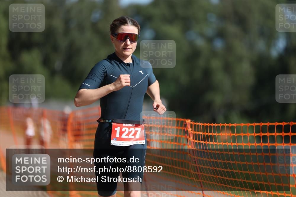 07.09.2025 - 19. Norderstedt Triathlon Michael Strokosch http://msf.ph/oto/8808592 07.09.2025 11:33:56 Laufen 1227 meine-sportfotos.de