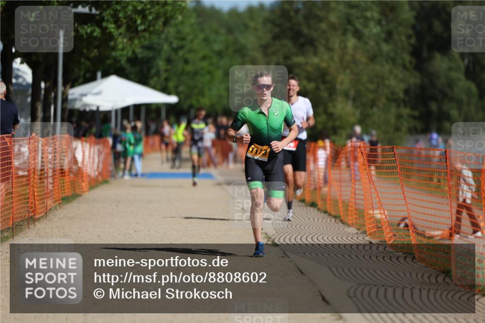 07.09.2025 - 19. Norderstedt Triathlon Michael Strokosch http://msf.ph/oto/8808602 07.09.2025 11:34:17 Laufen 276, 1173 meine-sportfotos.de