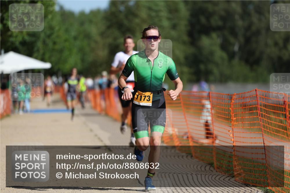 07.09.2025 - 19. Norderstedt Triathlon Michael Strokosch http://msf.ph/oto/8808632 07.09.2025 11:34:19 Laufen 276, 1173 meine-sportfotos.de