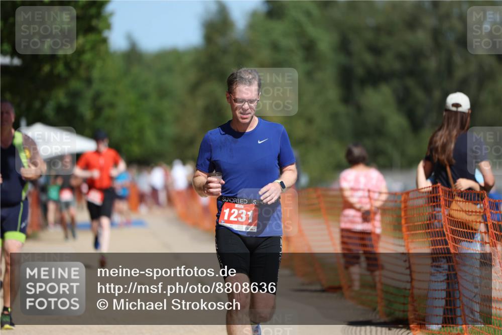 07.09.2025 - 19. Norderstedt Triathlon Michael Strokosch http://msf.ph/oto/8808636 07.09.2025 12:44:36 Laufen 208, 725, 808, 1231 meine-sportfotos.de