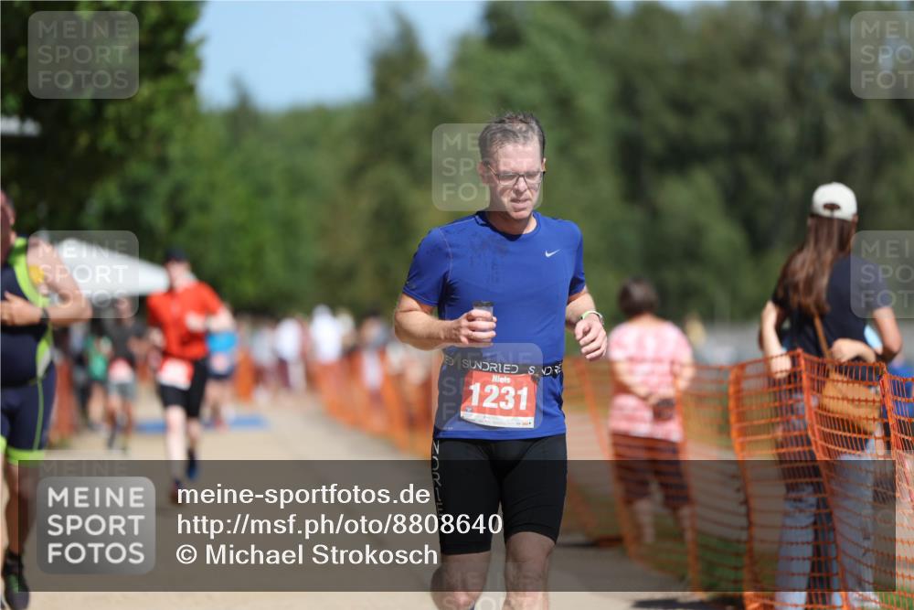 07.09.2025 - 19. Norderstedt Triathlon Michael Strokosch http://msf.ph/oto/8808640 07.09.2025 12:44:36 Laufen 208, 725, 808, 1231 meine-sportfotos.de