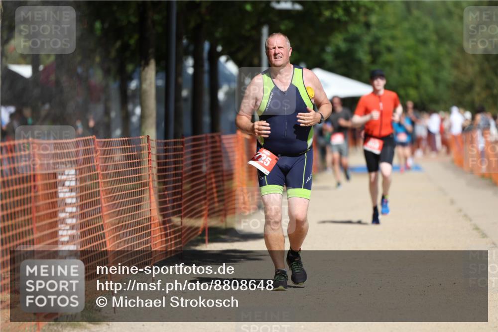 07.09.2025 - 19. Norderstedt Triathlon Michael Strokosch http://msf.ph/oto/8808648 07.09.2025 12:44:37 Laufen 208, 725, 808, 1231 meine-sportfotos.de