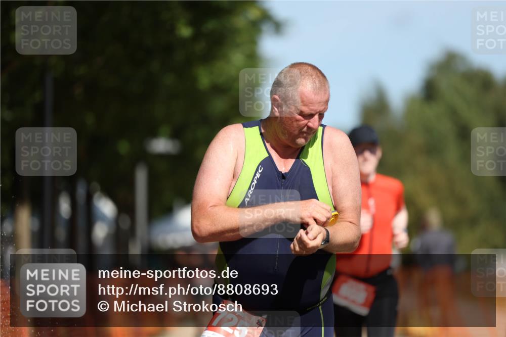 07.09.2025 - 19. Norderstedt Triathlon Michael Strokosch http://msf.ph/oto/8808693 07.09.2025 12:44:42 Laufen 725, 808 meine-sportfotos.de