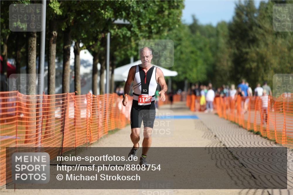 07.09.2025 - 19. Norderstedt Triathlon Michael Strokosch http://msf.ph/oto/8808754 07.09.2025 10:32:43 Laufen 1140 meine-sportfotos.de
