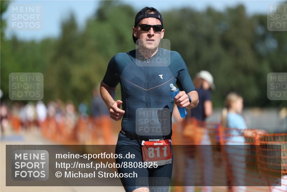 07.09.2025 - 19. Norderstedt Triathlon Michael Strokosch http://msf.ph/oto/8808825 07.09.2025 12:45:05 Laufen 811, 1241 meine-sportfotos.de
