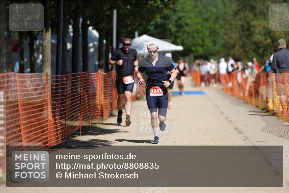 07.09.2025 - 19. Norderstedt Triathlon Michael Strokosch http://msf.ph/oto/8808835 07.09.2025 12:45:06 Laufen 729, 811, 1241 meine-sportfotos.de