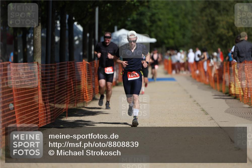 07.09.2025 - 19. Norderstedt Triathlon Michael Strokosch http://msf.ph/oto/8808839 07.09.2025 12:45:06 Laufen 729, 811, 1241 meine-sportfotos.de