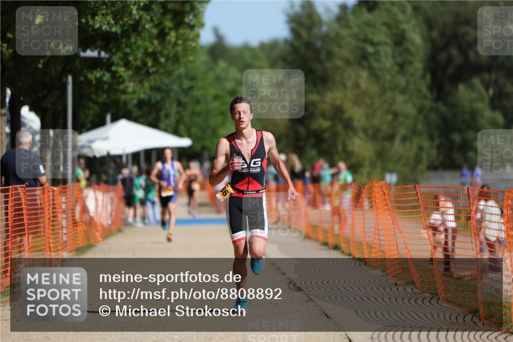 07.09.2025 - 19. Norderstedt Triathlon Michael Strokosch http://msf.ph/oto/8808892 07.09.2025 11:35:44 Laufen 1186 meine-sportfotos.de