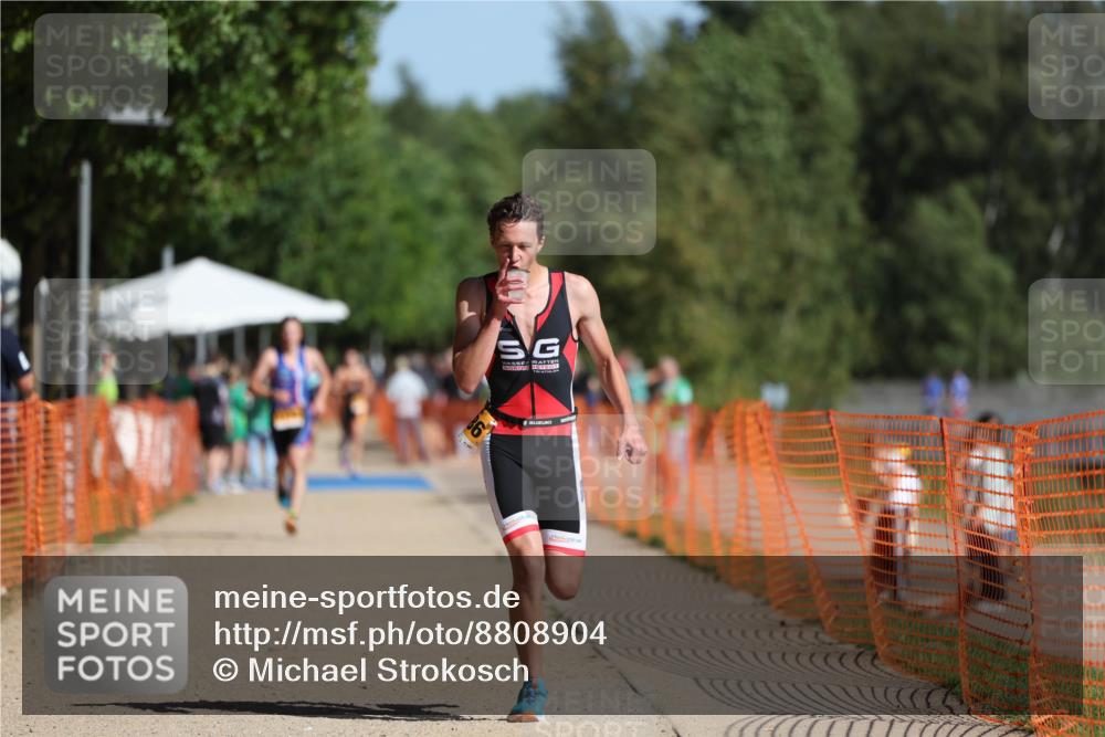 07.09.2025 - 19. Norderstedt Triathlon Michael Strokosch http://msf.ph/oto/8808904 07.09.2025 11:35:45 Laufen 1186 meine-sportfotos.de