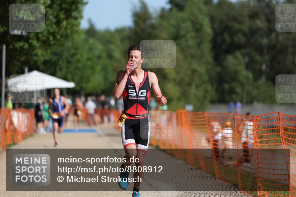 07.09.2025 - 19. Norderstedt Triathlon Michael Strokosch http://msf.ph/oto/8808912 07.09.2025 11:35:45 Laufen 1186 meine-sportfotos.de