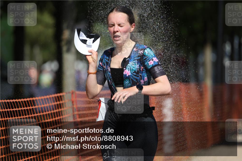 07.09.2025 - 19. Norderstedt Triathlon Michael Strokosch http://msf.ph/oto/8808943 07.09.2025 12:45:18 Laufen 729, 1272, 1343 meine-sportfotos.de