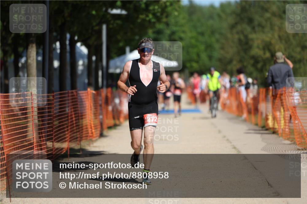 07.09.2025 - 19. Norderstedt Triathlon Michael Strokosch http://msf.ph/oto/8808958 07.09.2025 12:45:21 Laufen 1272, 1343 meine-sportfotos.de