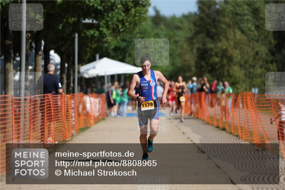 07.09.2025 - 19. Norderstedt Triathlon Michael Strokosch http://msf.ph/oto/8808965 07.09.2025 11:35:50 Laufen 1179, 1186 meine-sportfotos.de