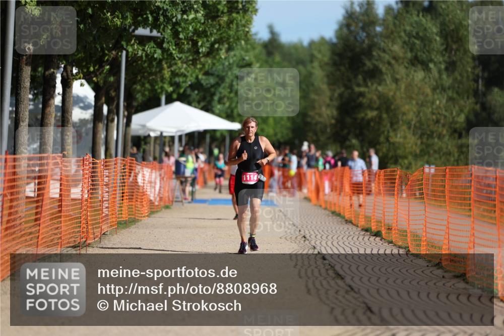 07.09.2025 - 19. Norderstedt Triathlon Michael Strokosch http://msf.ph/oto/8808968 07.09.2025 10:35:03 Laufen 1114 meine-sportfotos.de