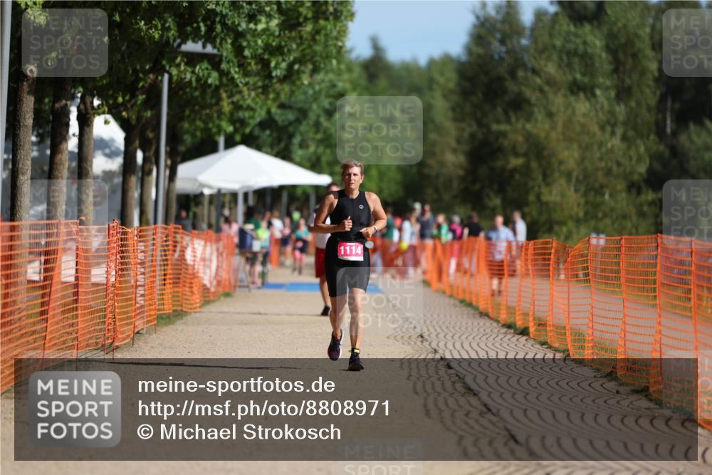 07.09.2025 - 19. Norderstedt Triathlon Michael Strokosch http://msf.ph/oto/8808971 07.09.2025 10:35:04 Laufen 1114 meine-sportfotos.de