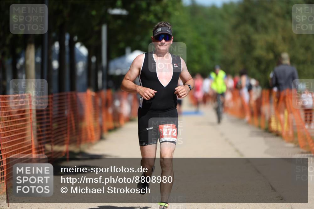 07.09.2025 - 19. Norderstedt Triathlon Michael Strokosch http://msf.ph/oto/8808980 07.09.2025 12:45:23 Laufen 1272 meine-sportfotos.de